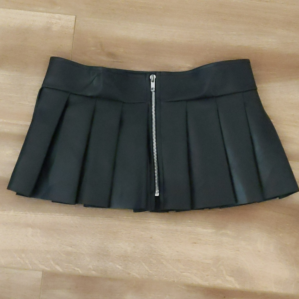 Mini Pleated Skirt - Faux Leather with zipper in the middle